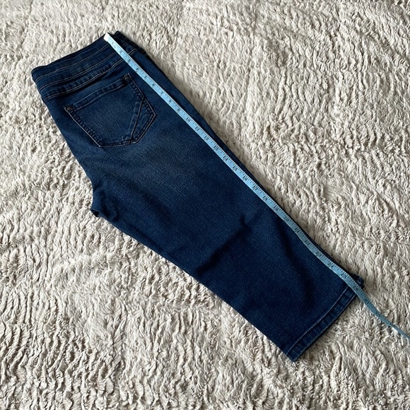 d. jeans Capris - Picture 7 of 7